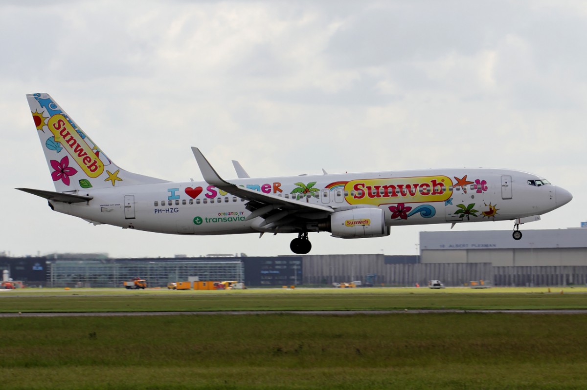 Transavia PH-HZG bei der Landung in Amsterdam 20.5.2015