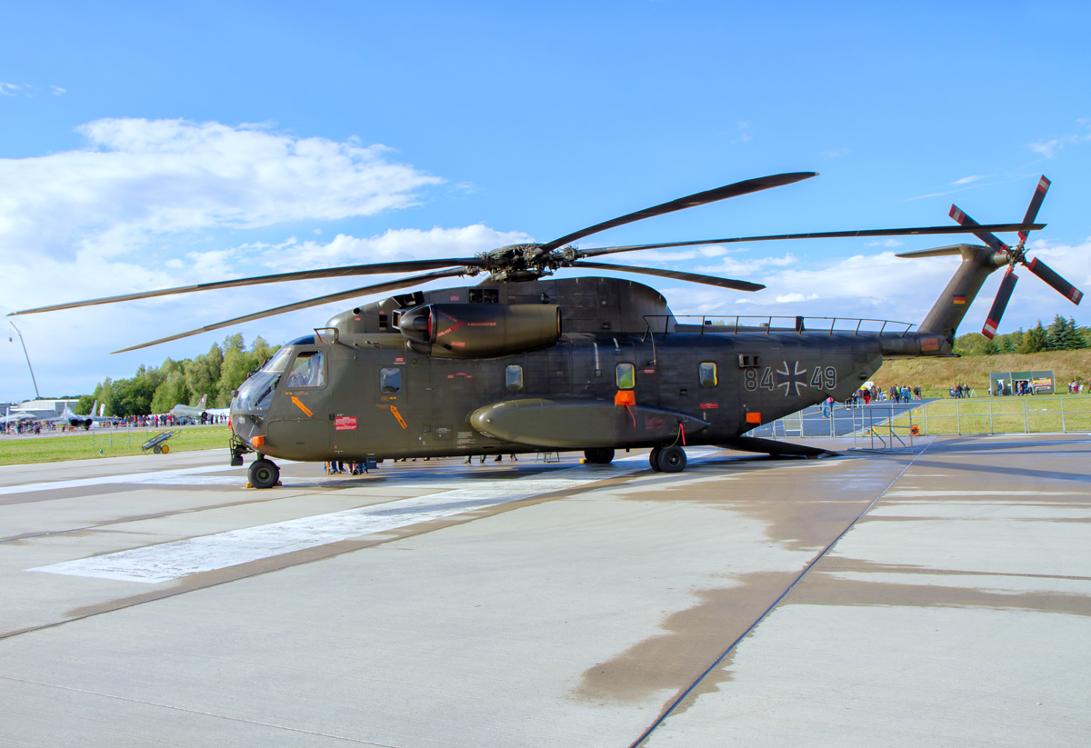 Transporthubschrauber CH-53 Sikorsky (84+49) am „Tag der offenen Tür“ in Rostock Laage. - 23.08.2014