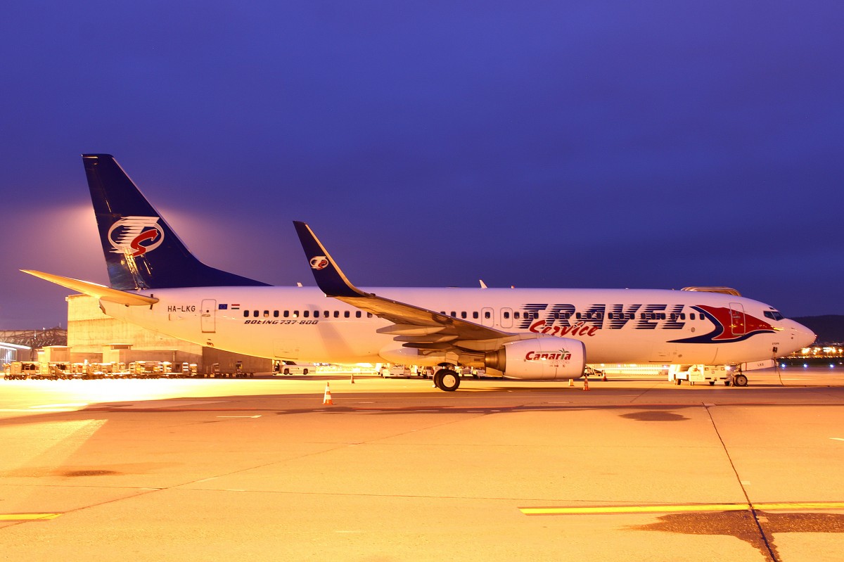 Travel Service Hungary, HA-LKG, Boring 737-8CX (W), 26.Dezember 2014, ZRH Zürich, Switzerland.