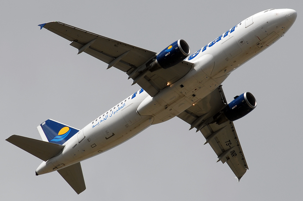 TS-INR Airbus A320-214 18.04.2015