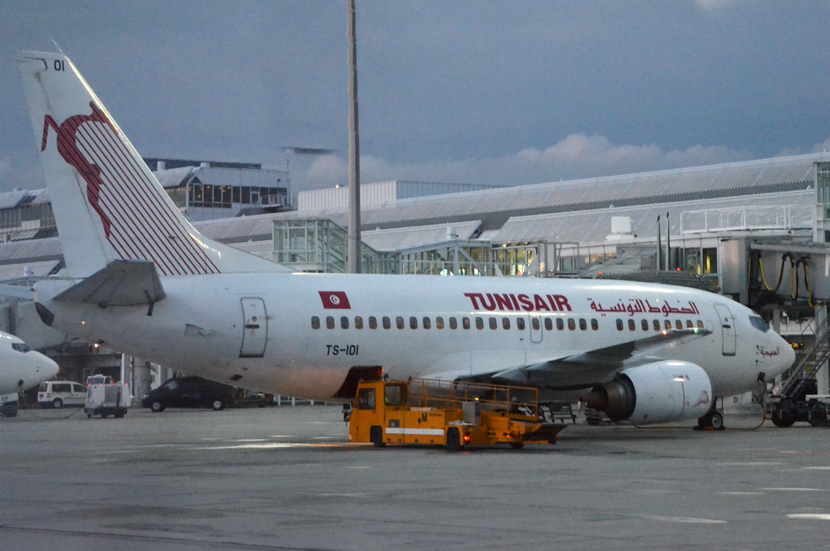 TS-IOI Tunisair Boeing 737-5H3    13.09.2013