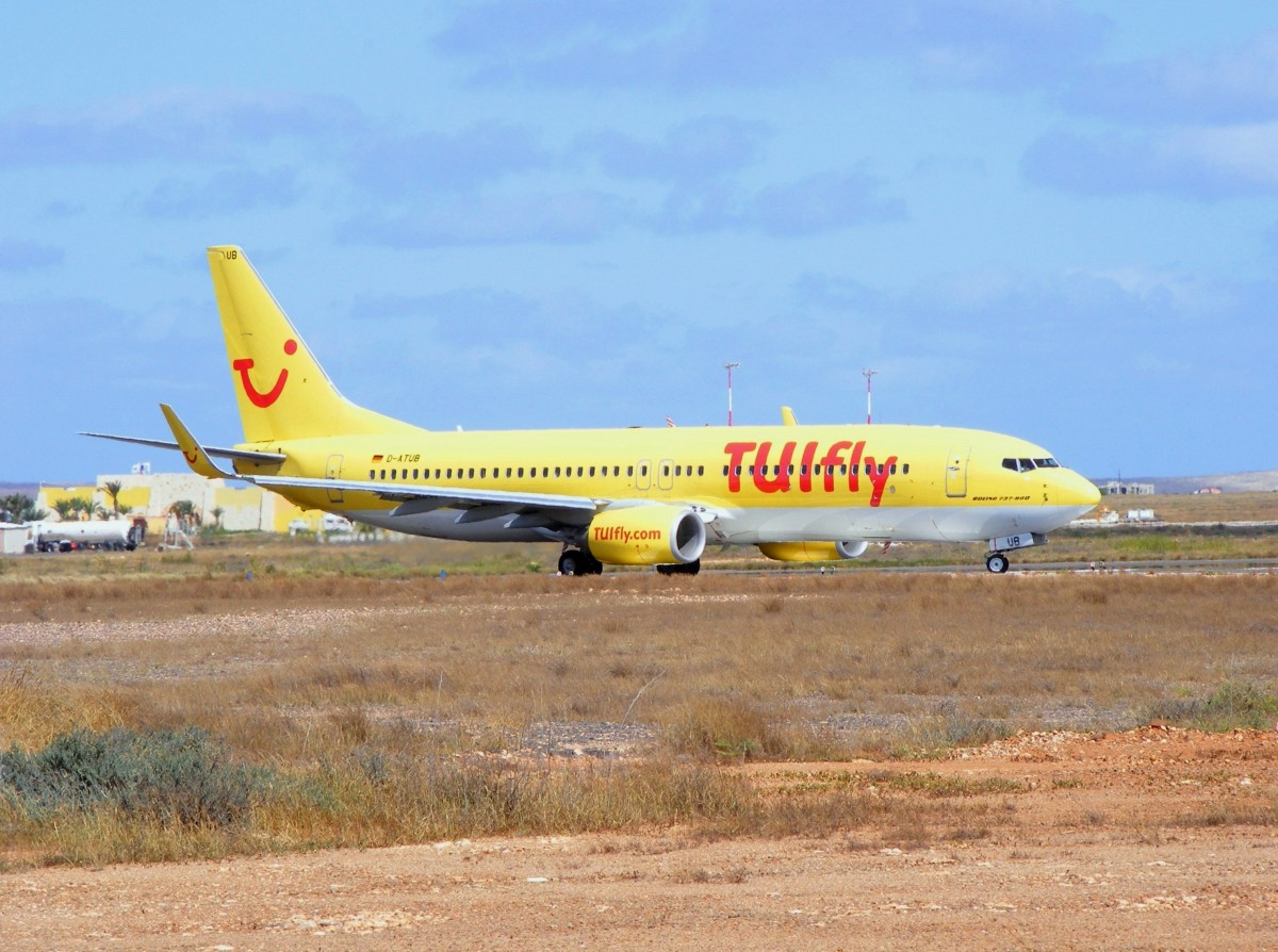 TUI Airlines, Boeing 737-8K5(WL),D-ATUB,Boa Vista-Rabil Airport (GVBA),23.11.2013