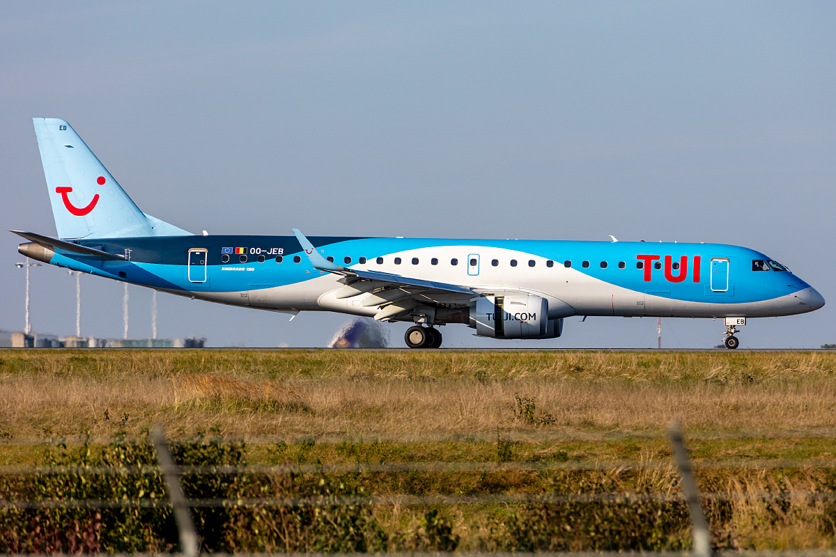 TUI, OO-JEB, Embraer, ERJ-190, 09.10.2021, CDG, Paris, France