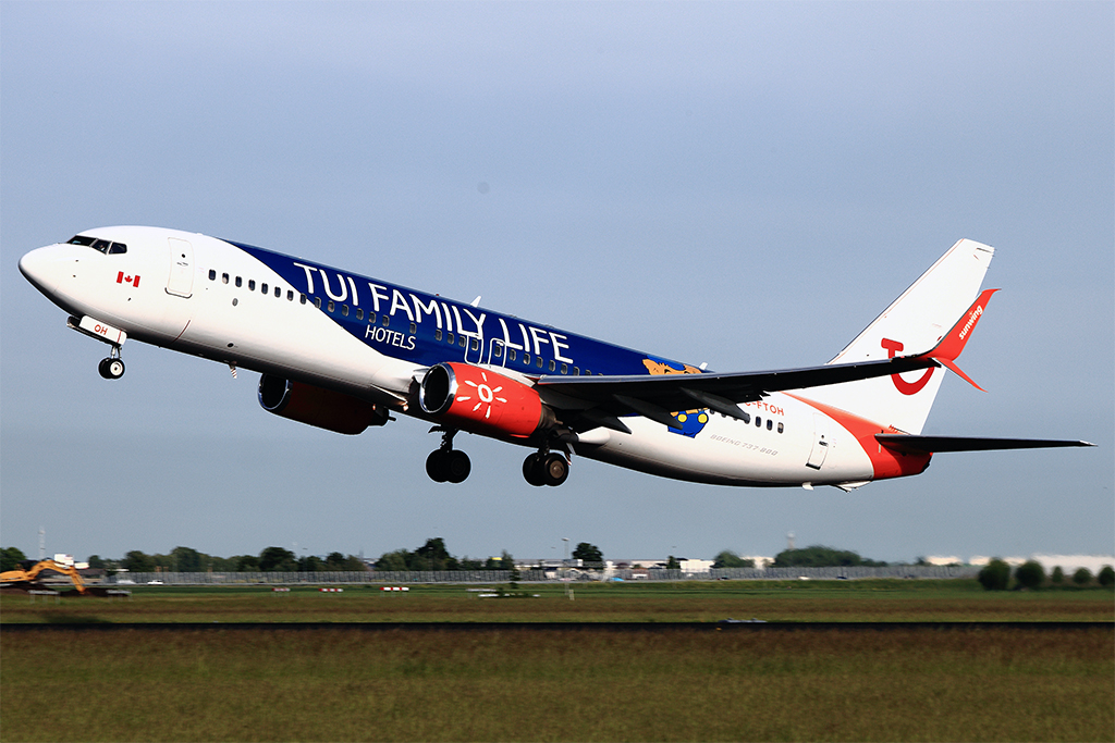 Tui Reg. C-FTOH in Amsterdam am 28.05.2017