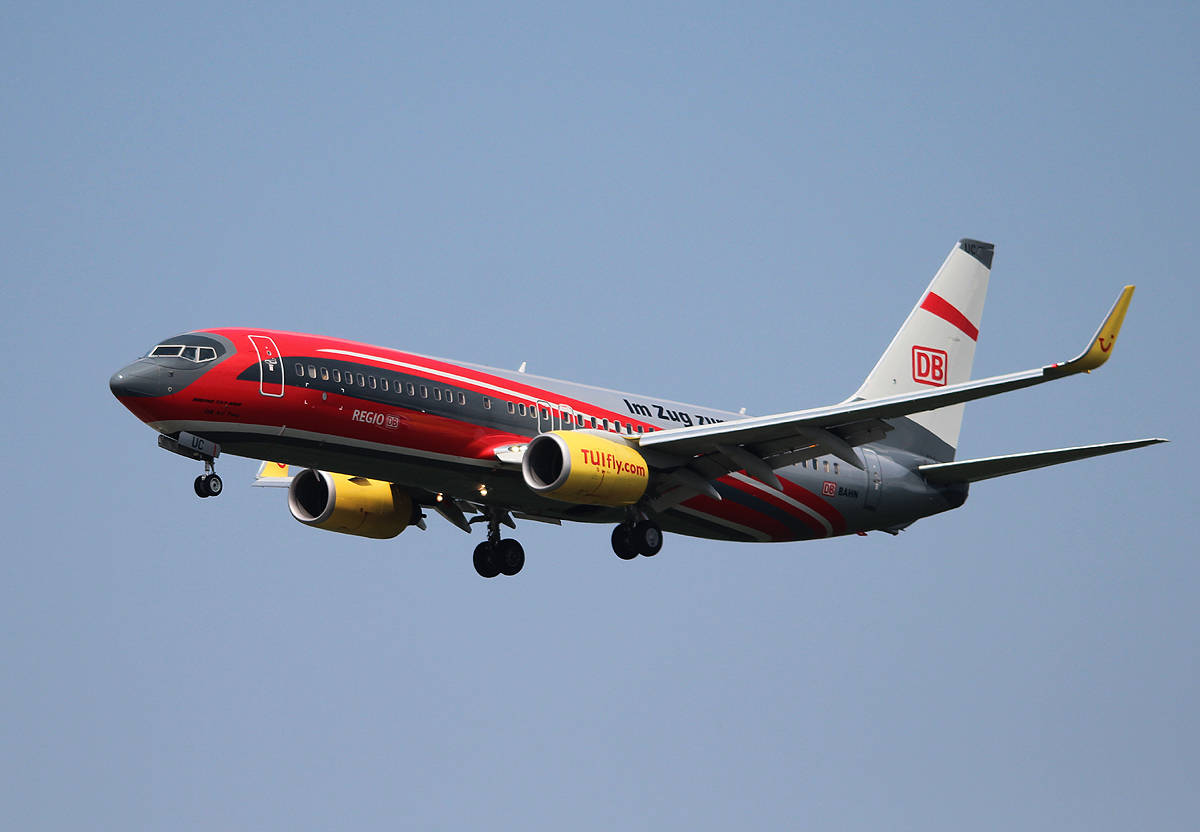 Tuifly B 737-8K5 D-ATUC bei der Landung in Frankfurt am 11.06.2013