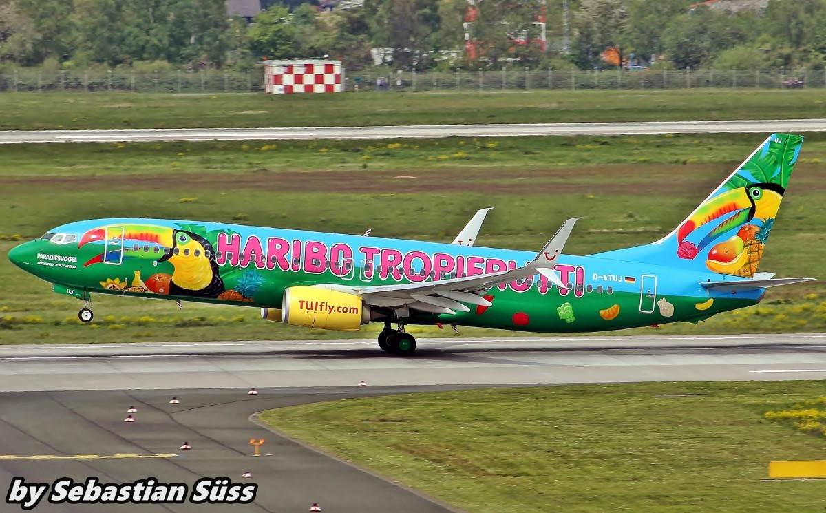 Tuifly B737-800WL D-ATUJ with special Tropifrutti livery during Take Off @ Dusseldorf. 1.5.15