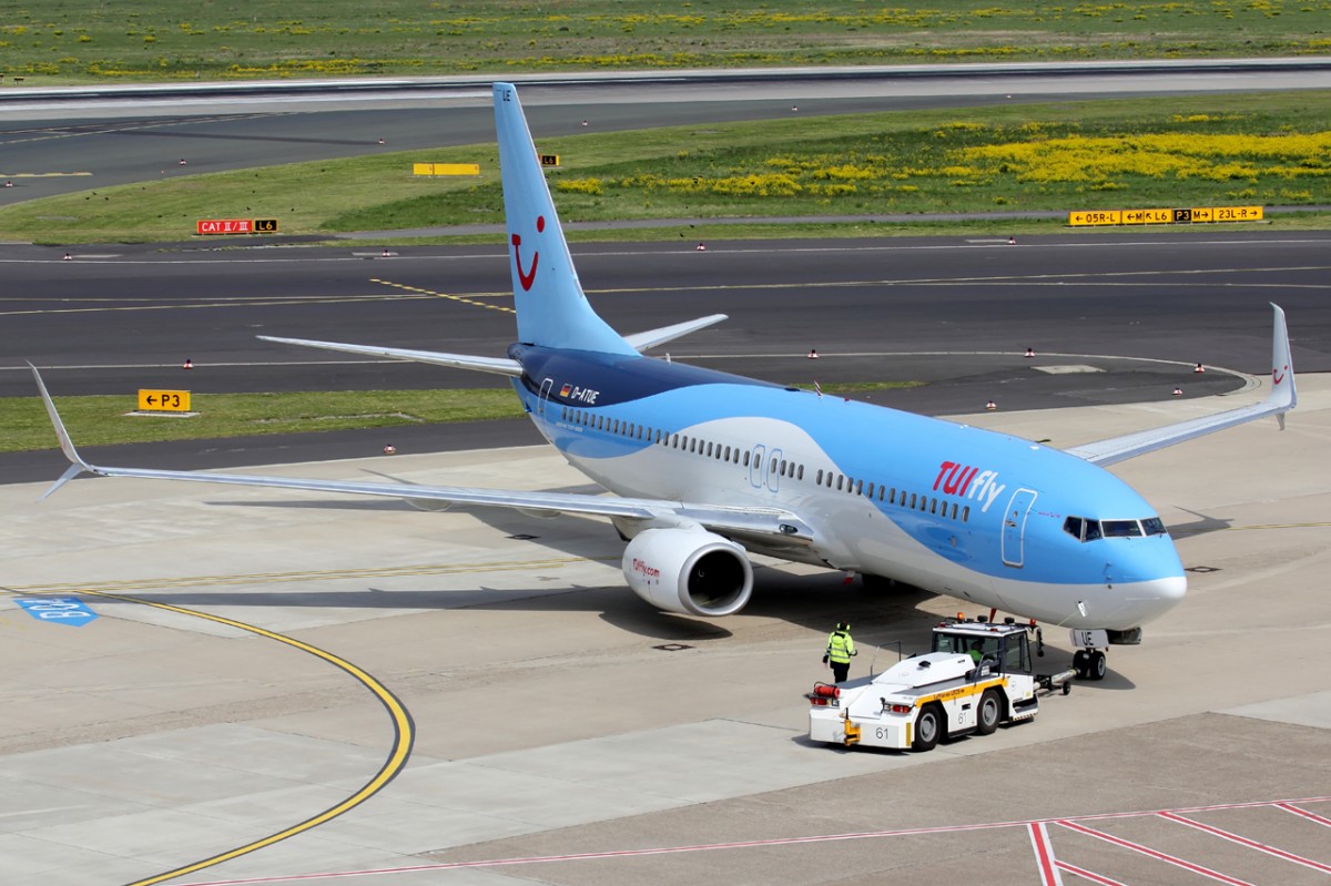 Tuifly D-ATUE beim Push-Back in Düsseldorf 2.5.2015