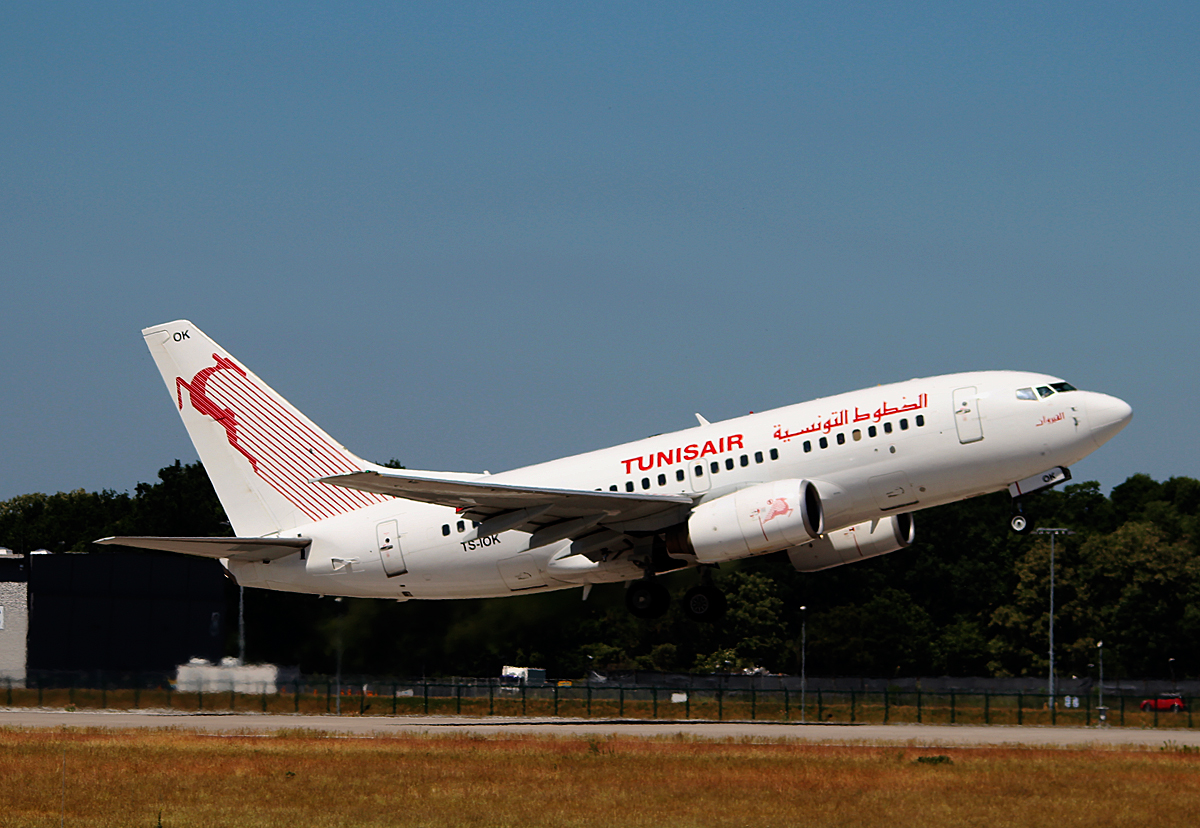 Tunisair B 737-6H3 TS-IOK beim Start in Berlin-Schnefeld(BER) am 05.06.2015