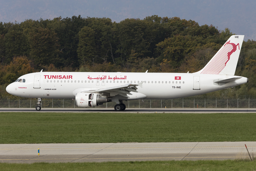 Tunisair, TS-IME, Airbus, A320-211, 17.10.2015, GVA, Geneve, Switzerland 



