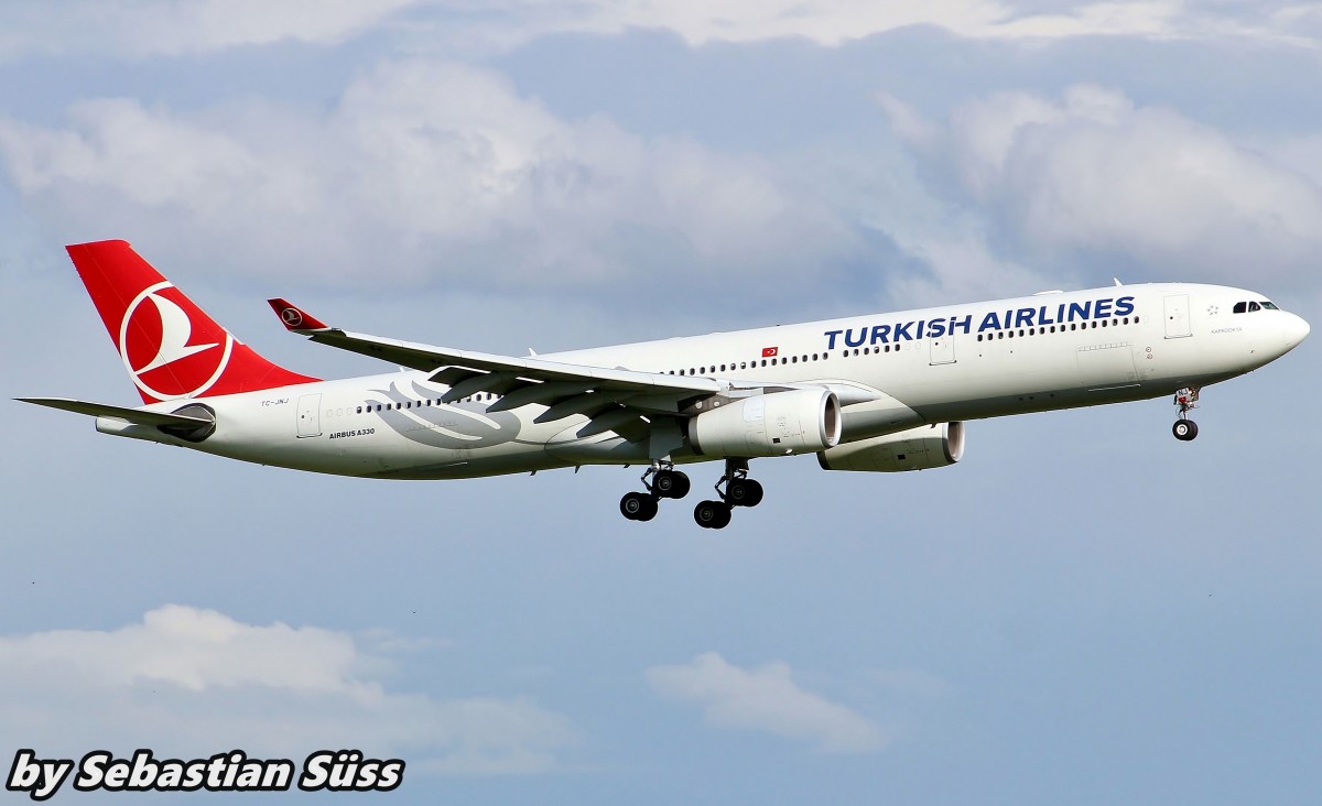 Turkish A330-343 TC-JNJ is comming inbound from Istabul with one hour delay. 9.5.15