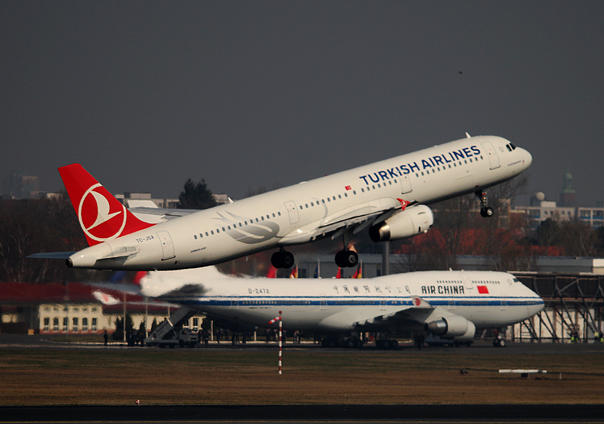 Turkish Airlines A 321-231 TC-JSA beim Start in Berlin-Tegel am 29.03.2014