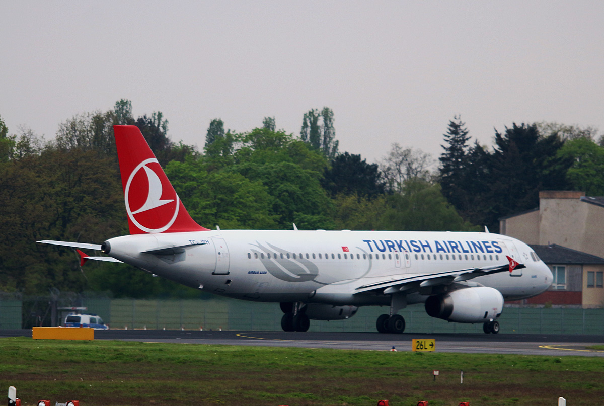 Turkish Airlines, Airbus A 320-232, TC-JPH, TXL, 07.05.2017