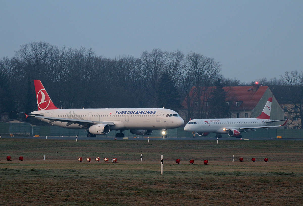 Turkish Airlines, Airbus A 321-231, TC-JRT, Austrian Airlines ERJ-195-200LR, OE-LWM, TXL, 05.03.2020