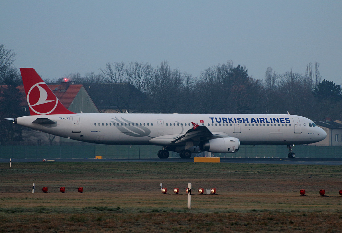Turkish Airlines, Airbus A 321-231, TC-JRT, TXL, 05.03.2020