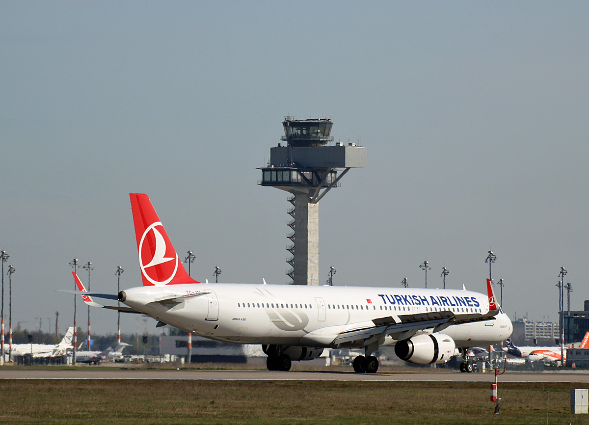 Turkish Airlines, Airbus A 321-231, TC-JTL, BER, 17.04.2022