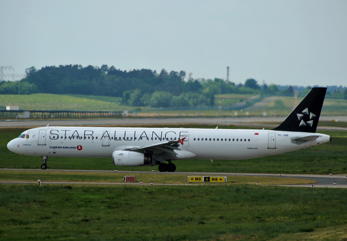 Turkish Airlines, Airbus A 321-231, TC-JRB, BER, 21.05.2022