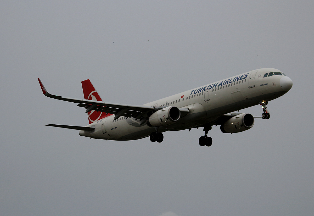Turkish Airlines, Airbus A 321-231, TC-JSE, TXL, 14.07.2016