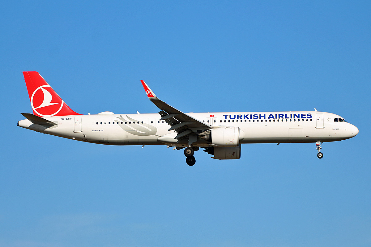Turkish Airlines, Airbus A 321-271NX, TC-LSG, BER, 10.03.2021