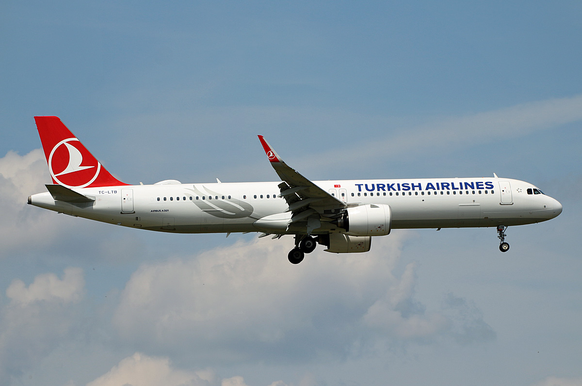 Turkish Airlines, Airbus A 321-271NX, TC-LTB, BER, 11.07.2021