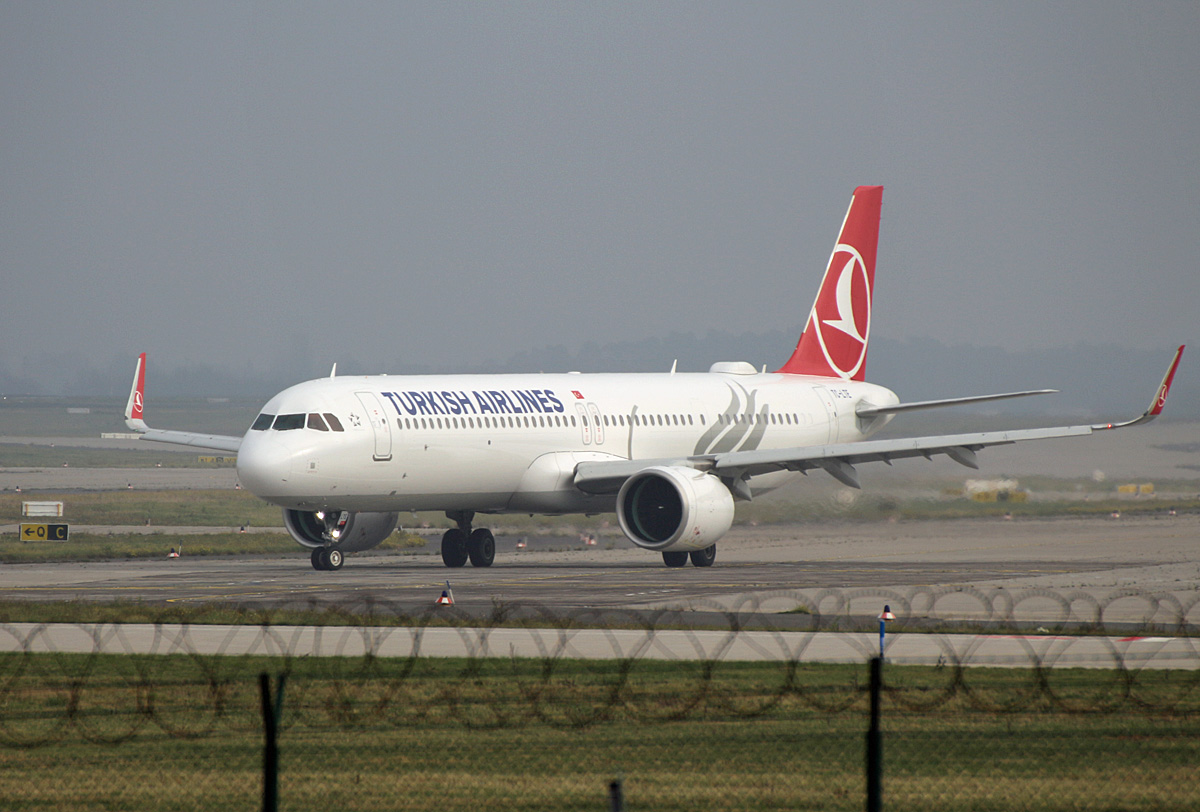 Turkish Airlines, Airbus A 321-271NX, TC-LTE, BER, 14.11.2021