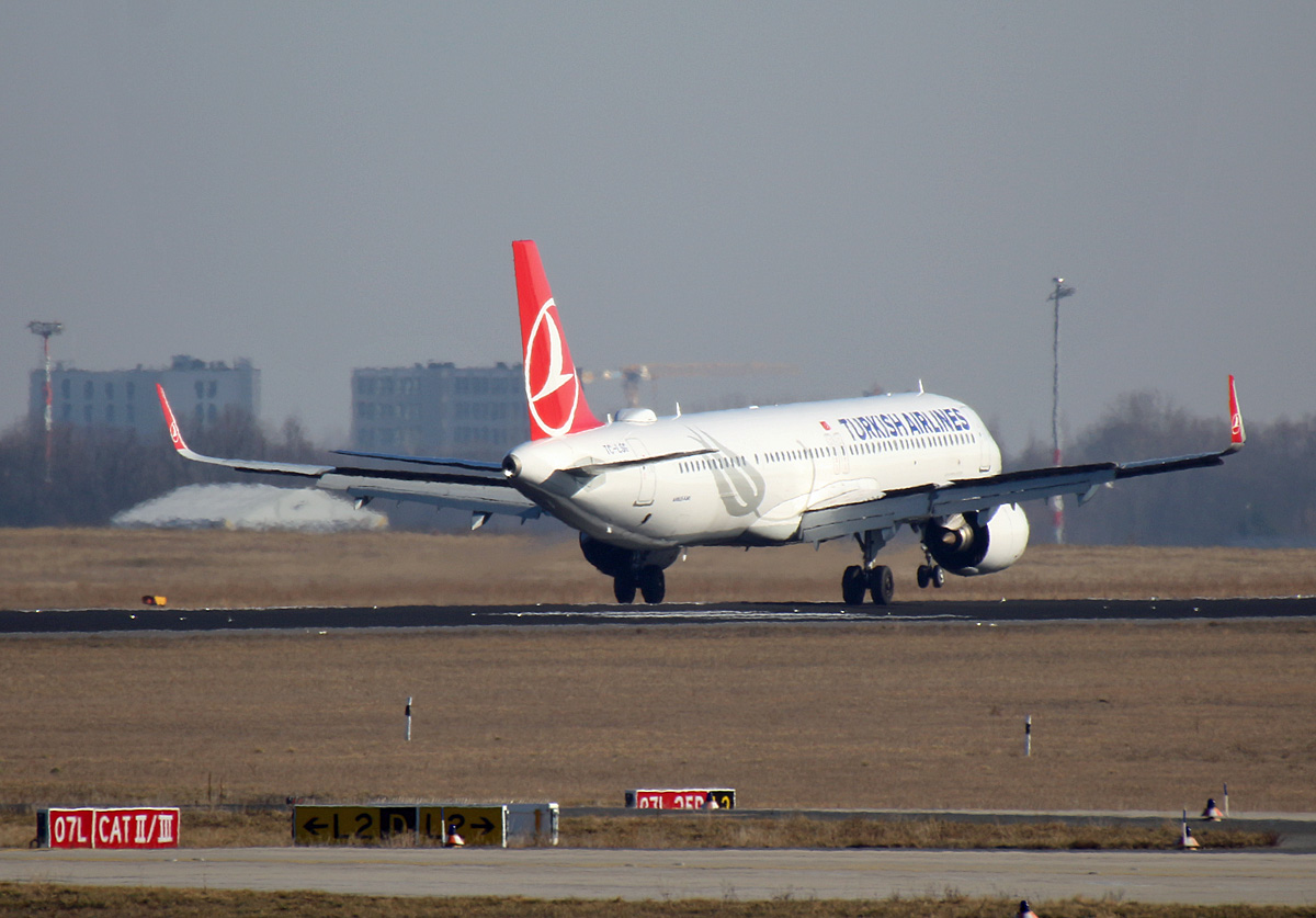 Turkish Airlines, Airbus A 321-271NX-TC-LSG, BER, 10.03.2021