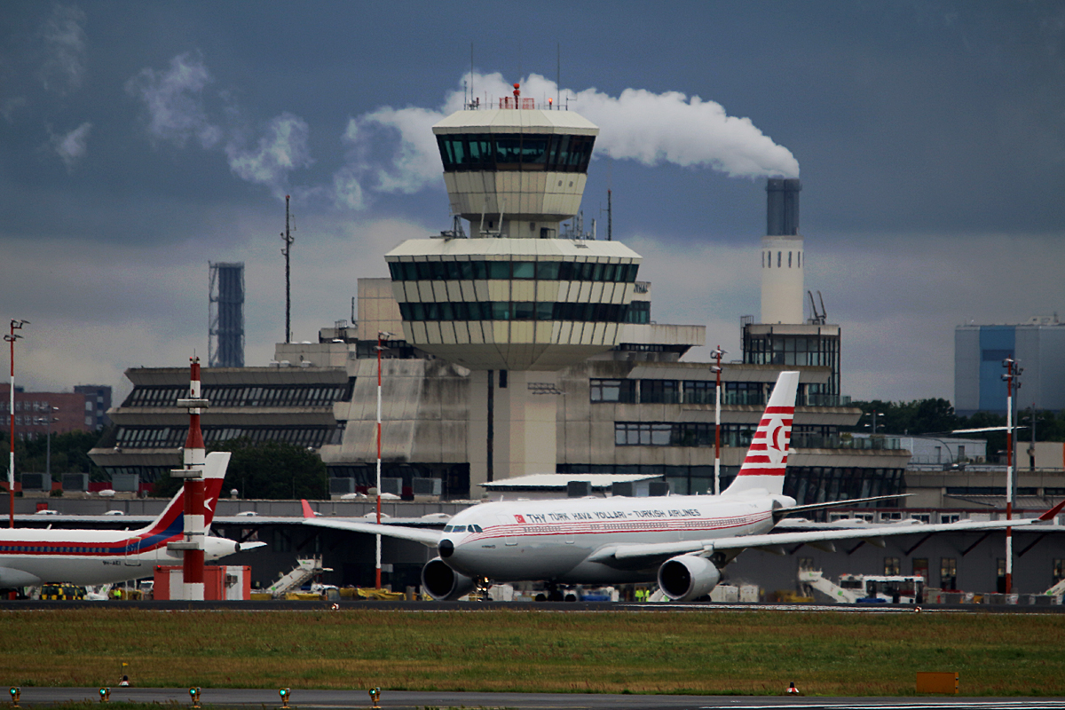 Turkish Airlines, Airbus A 330-203, TC-JNC, TXL, 15.07.2016