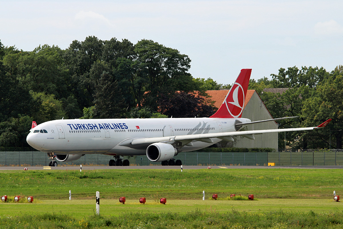 Turkish Airlines, Airbus A 330-303, TC-JOM. TXL, 12.09.2017