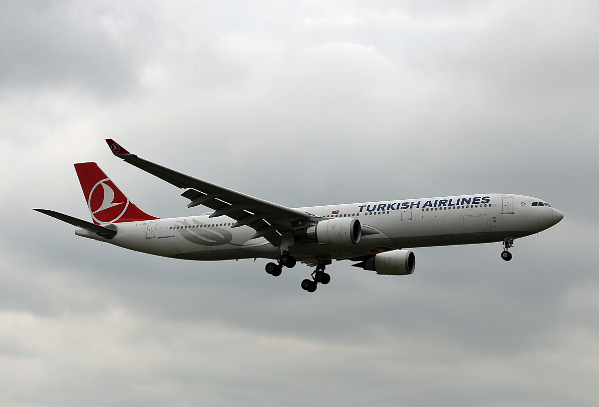 Turkish airlines, Airbus A 330-303, TC-JOK, TXL, 04.08.2019