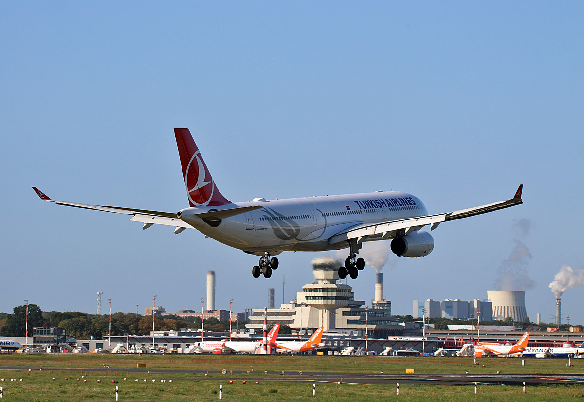 Turkish Airlines, Airbus A 330-343, TC-LOB, TXL, 06.09.2019