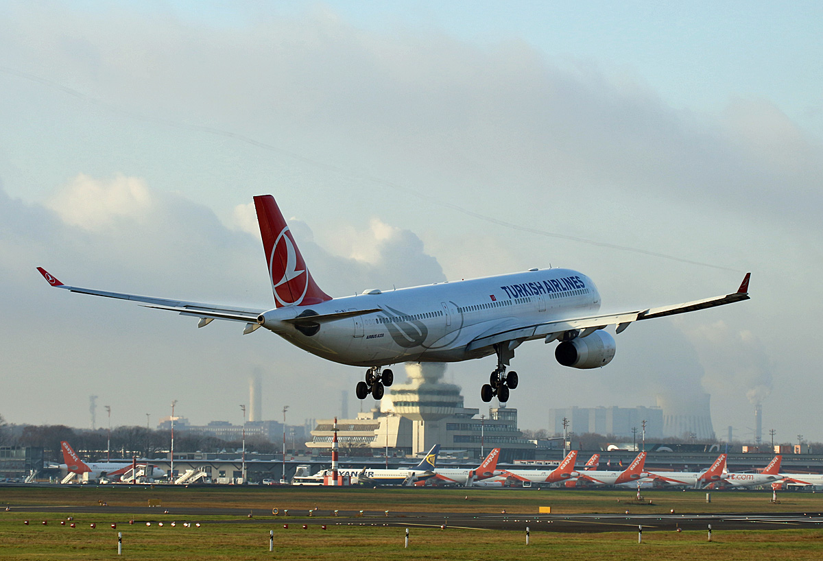 Turkish Airlines, Airbus A 330-343, TC-JNJ, TXL, 30.11.2019
