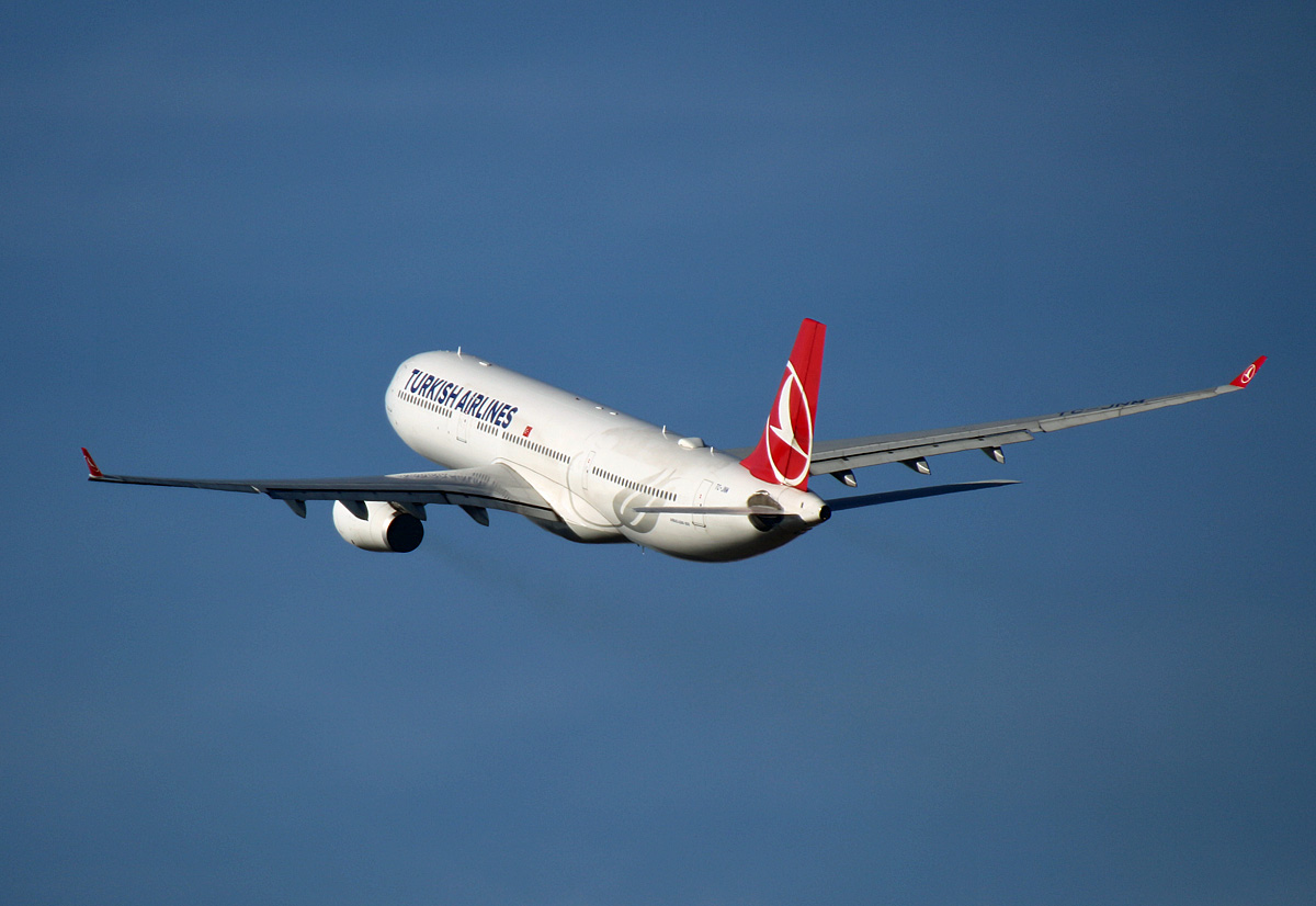Turkish Airlines, Airbus A 330-343, TC-JNM, BER, 22.02.2025