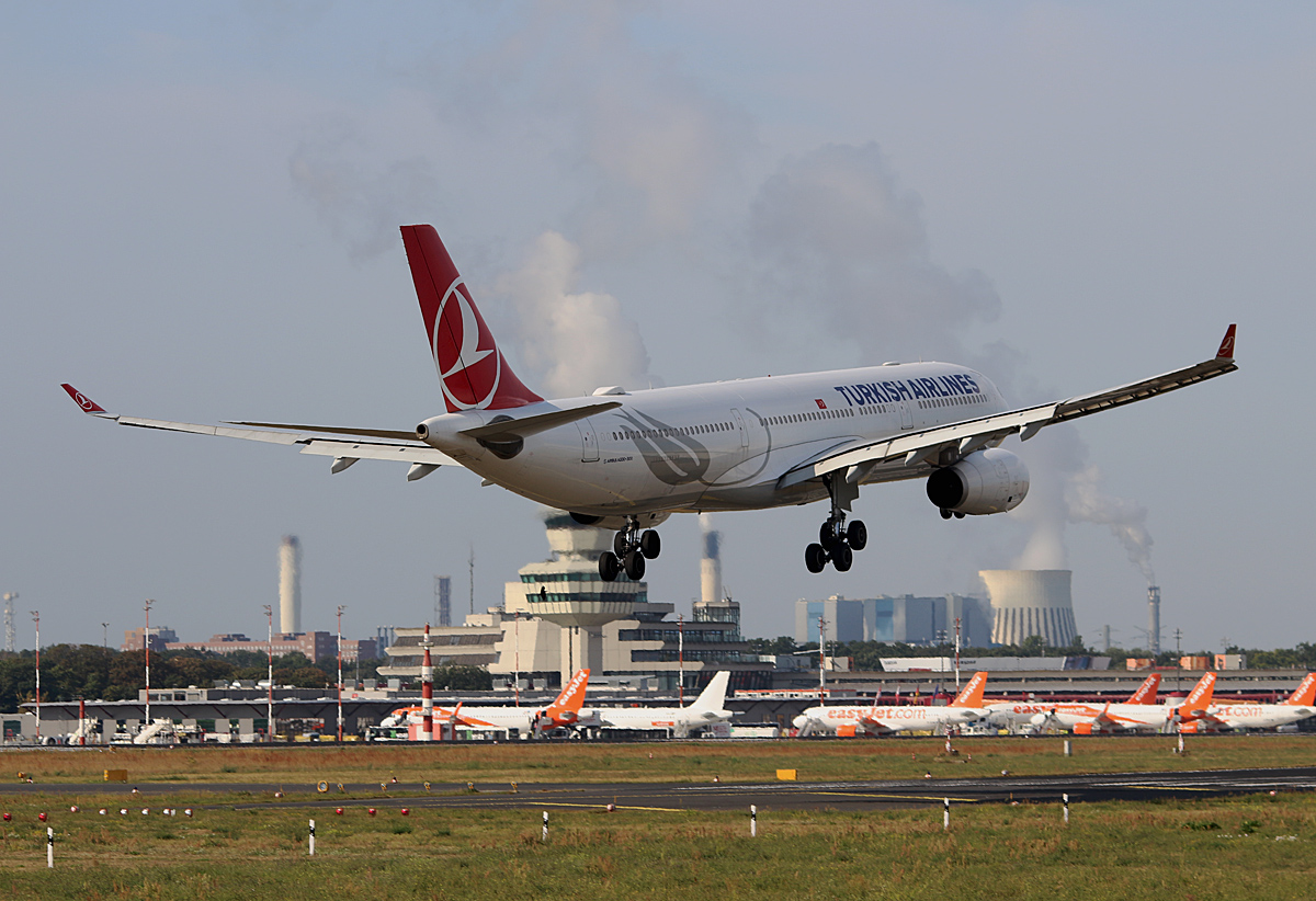 Turkish Airlines, Airbus A 330-343E, TC-LOB, TXL, 01.09.2018