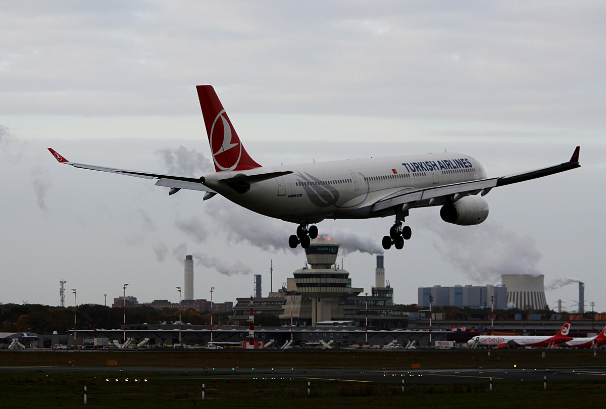 Turkish Airlines, Airbus A 330-343X, TC-JNN, TXL, 29.10.2016