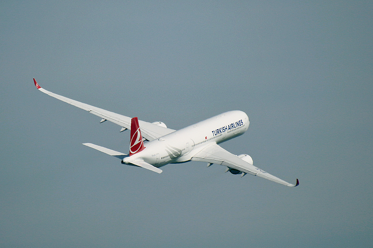 Turkish Airlines, Airbus A 350-941, TC-LGI, BER, 10.04.2023