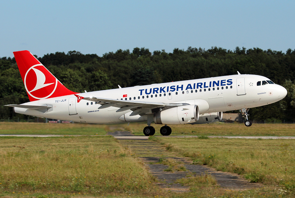 Turkish Airlines Airbus A319-132 TC-JLR, aufgenommen am 26.8.2013