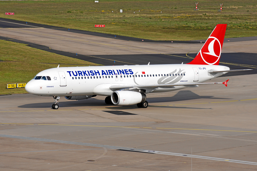 Turkish Airlines Airbus A320-232 TC-JPG EDDK-CGN, 24.05.2015

