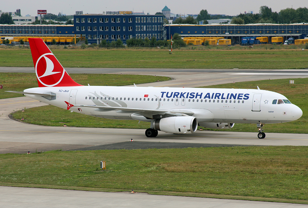 Turkish Airlines Airbus A320-232 TC-JUJ, aufgenommen am 27.8.2013