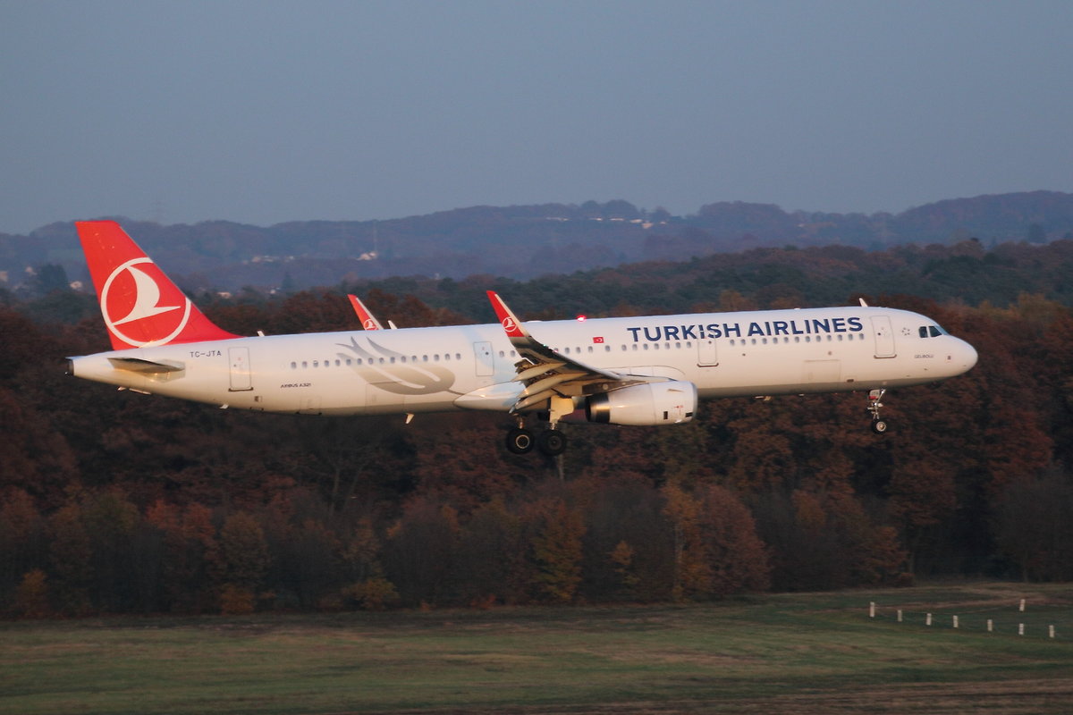 Turkish Airlines, Airbus A321-231(WL), TC-JTA 'GELIBOLU'. Köln-Bonn (EDDK) am 24.11.2019.