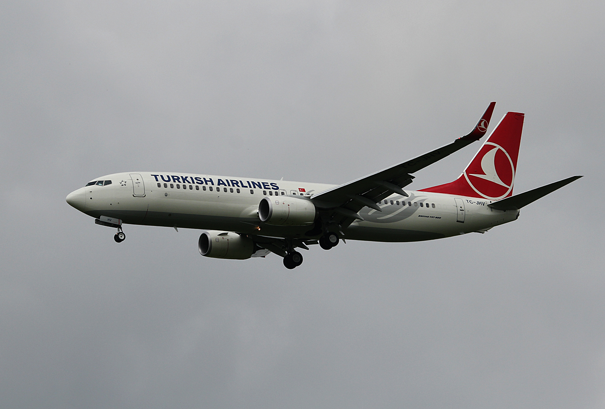 Turkish Airlines, B 737-8F2, TC-JHV, ILA Anflug, 19.05.2014