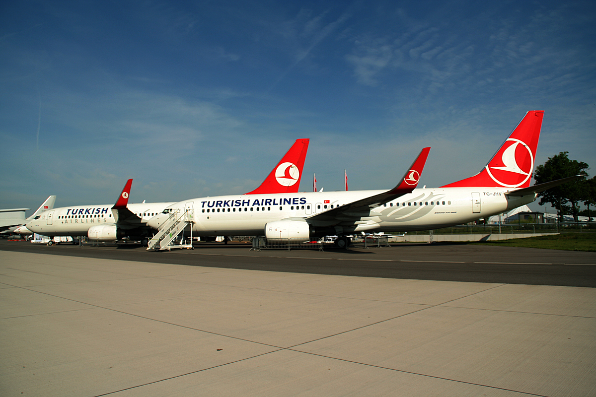 Turkish Airlines B 737-8F2, TC-JHV/TC-JFN, ILA 2014, 21.05.2014