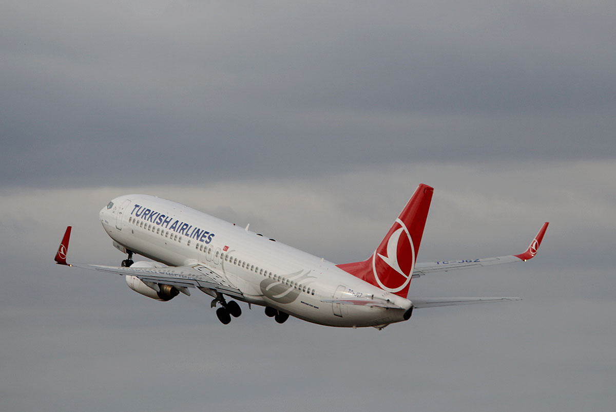 Turkish Airlines, Boeing B 737-8F2, TC-JGZ, TXL, 16.03.2017