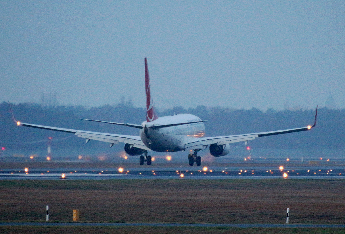 Turkish Airlines, Boeing B 737-8F2, TC-JHU, TXL,15.02.2020