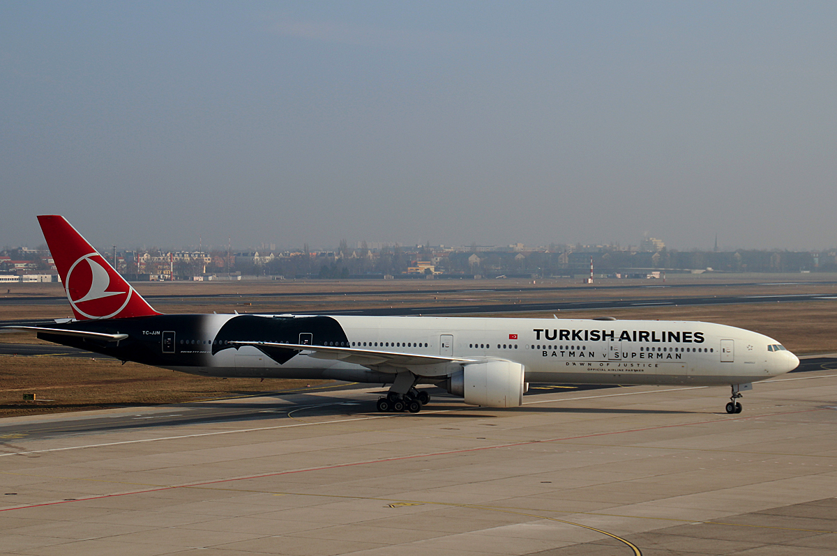 Turkish Airlines, Boeing B 777-3F2(ER), TC-JJN, TXL, 08.03.2016