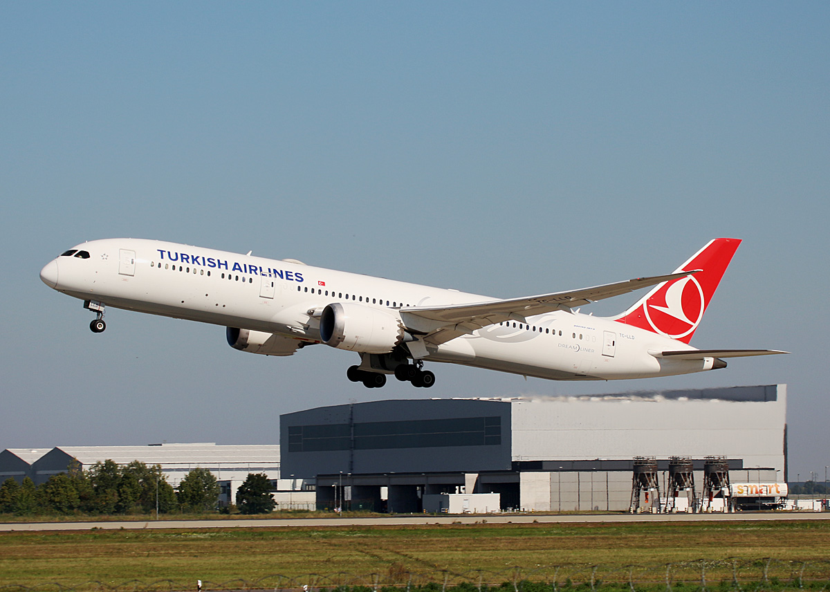 Turkish Airlines, Boeing B 787-9 Dreamliner, TC-LLD, BER, 10.09.2023