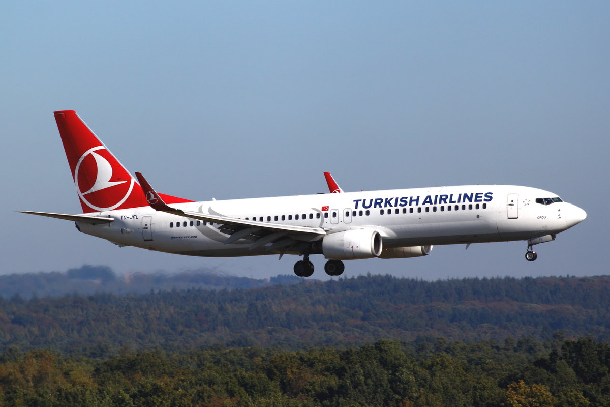 Turkish Airlines, Boeing B737-8F2, TC-JFL, Köln-Bonn (CGN), aus Istanbul-Sabiha Gökcen (SAW) kommend. 16.10.2016