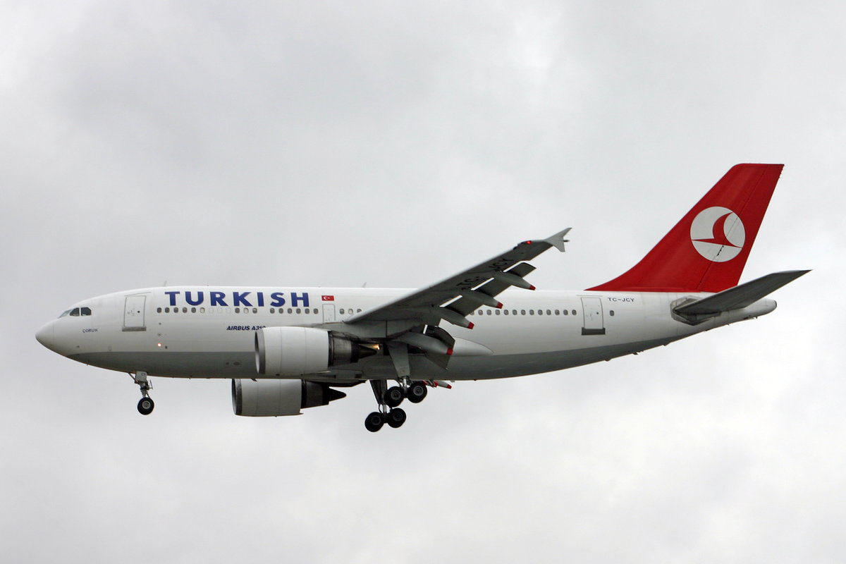 Turkish Airlines, TC-JCY, Airbus A310-304, msn: 478,  Coruh , 12.August 2006, LHR London Heathrow, United Kingdom.