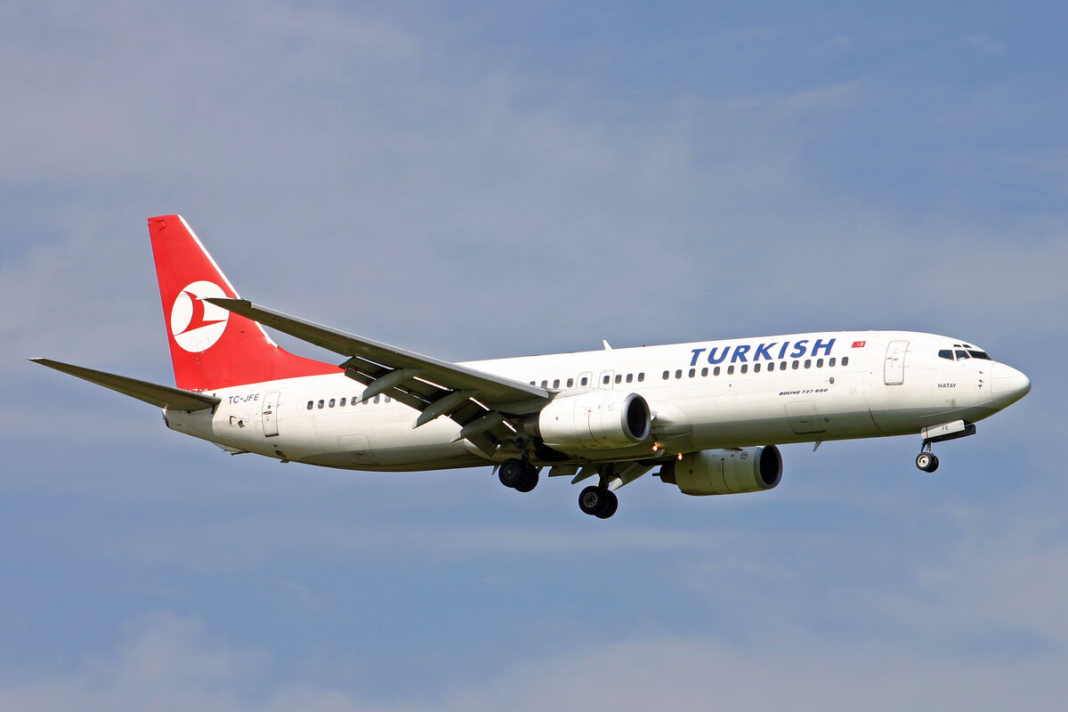 Turkish Airlines, TC-JFE, Boeing B737-8F2, msn: 29767/95,  Hatay , 24.April 2006, ZRH Zürich, Switzerland.