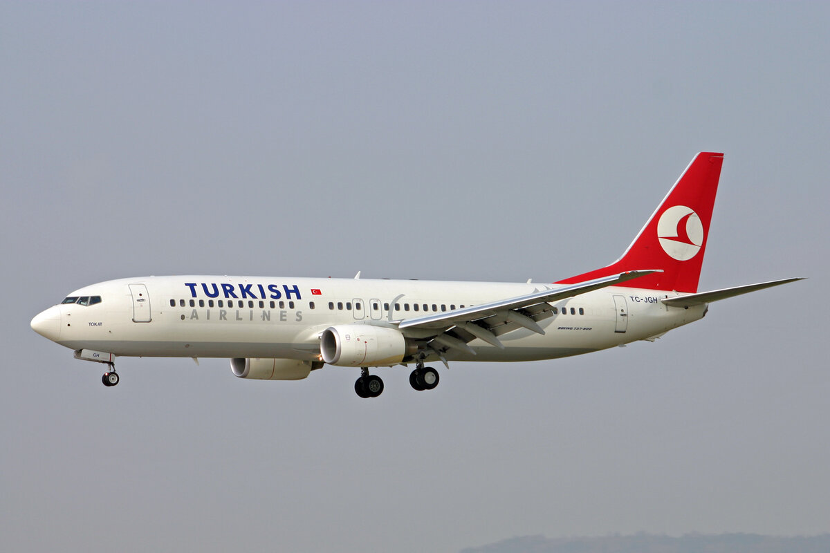 Turkish Airlines, TC-JGH, Boeing B737-8F2, msn: 34406/1852,  Tokat , 20.April 2006, ZRH Zürich, Switzerland.