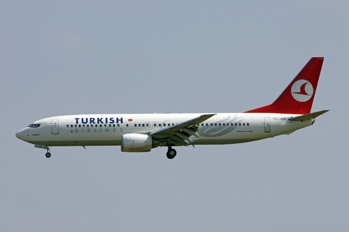 Turkish Airlines, TC-JGK, Boeing B737-8F2, msn: 34409/1924,  Kirsehir , 31.August 2007, LYS Lyon-Saint-Exupéry, France.