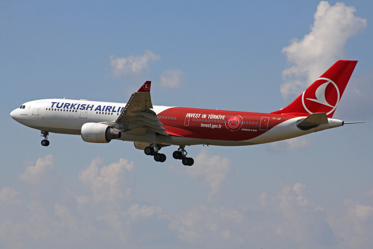 Turkish Airlines, TC-JIZ, Airbus A330-223, msn: 1118,  Alacahöyük , 30.Juli 2022, ZRH Zürich, Switzerland.